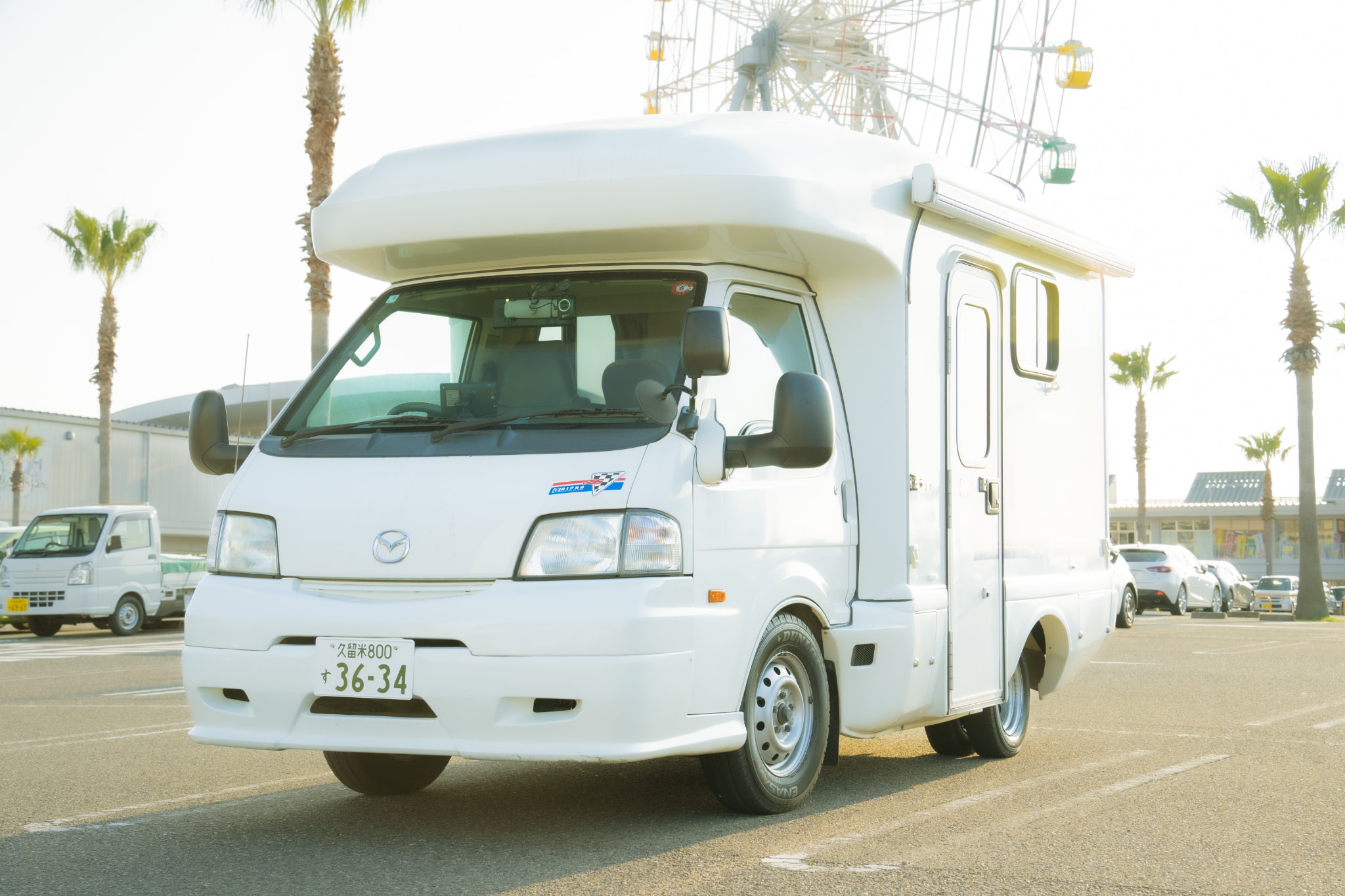 大阪店】コンパクトながら性能、機能共に本格的なキャンピングカー